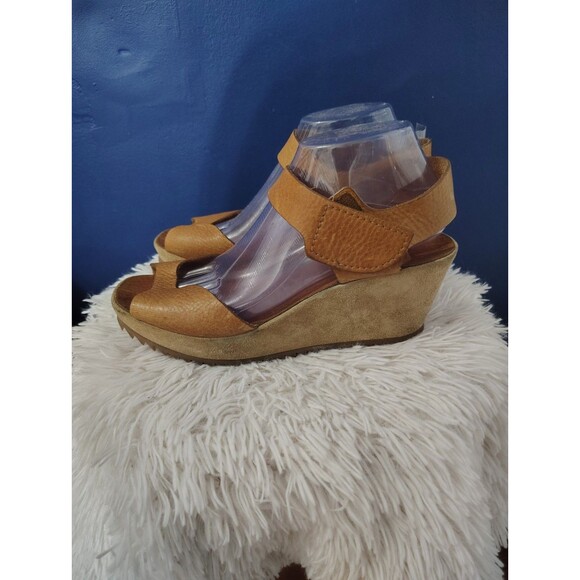 Pedro Garcia Tan Wedge Sandals - Picture 1 of 7